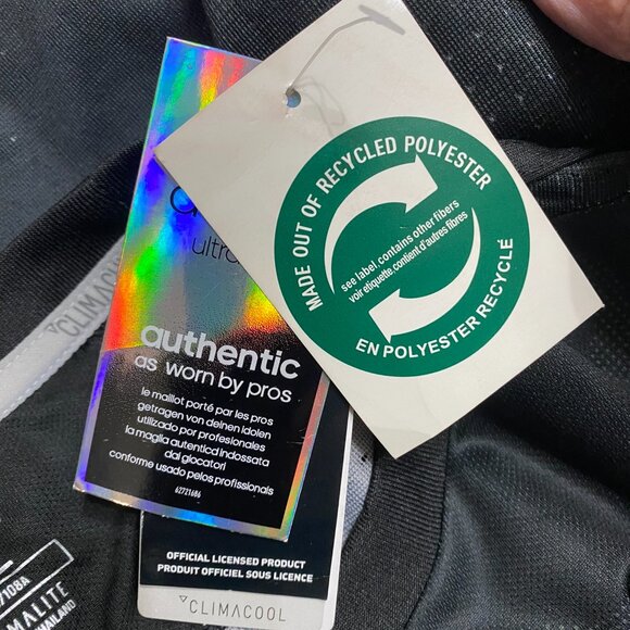 NWT XL Manchester United Commemorative Soccer Jersey - Picture 11 of 15